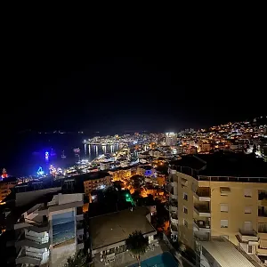 Xhulio Apartment