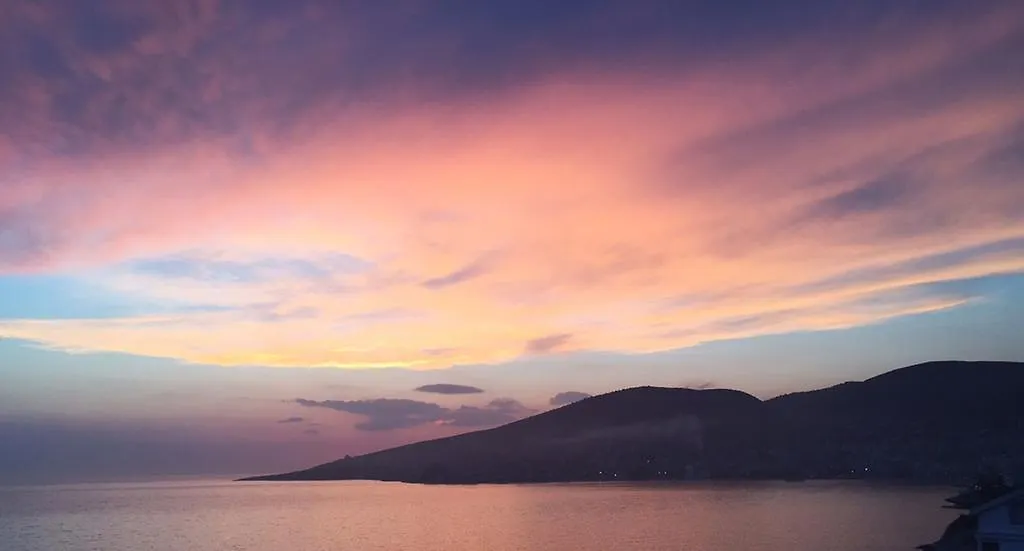 White Residence Luxury Apartments Saranda
